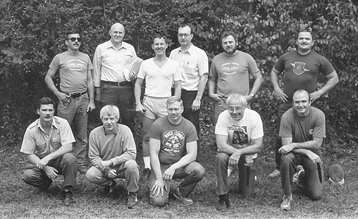 Knife class. Hank Reinhardt, bottom row, second from right. Mike Stamm, top row, farthest right. Massad Ayoob, top row, farthest left. Photo by Richard Garrison